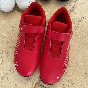Kids Puma Sneakers Ferrari.Only worn once Size 3.5